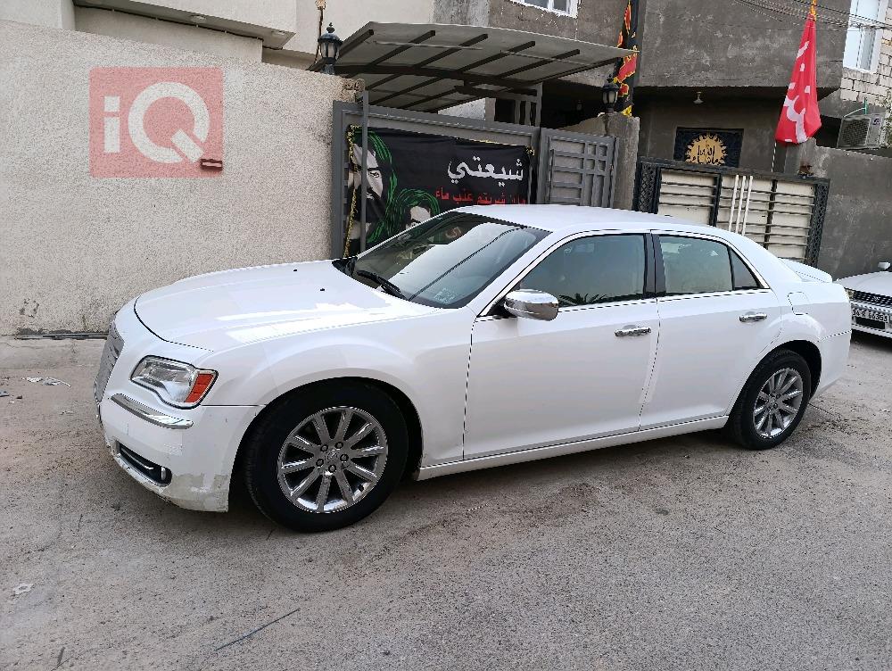 كرايسلر 300